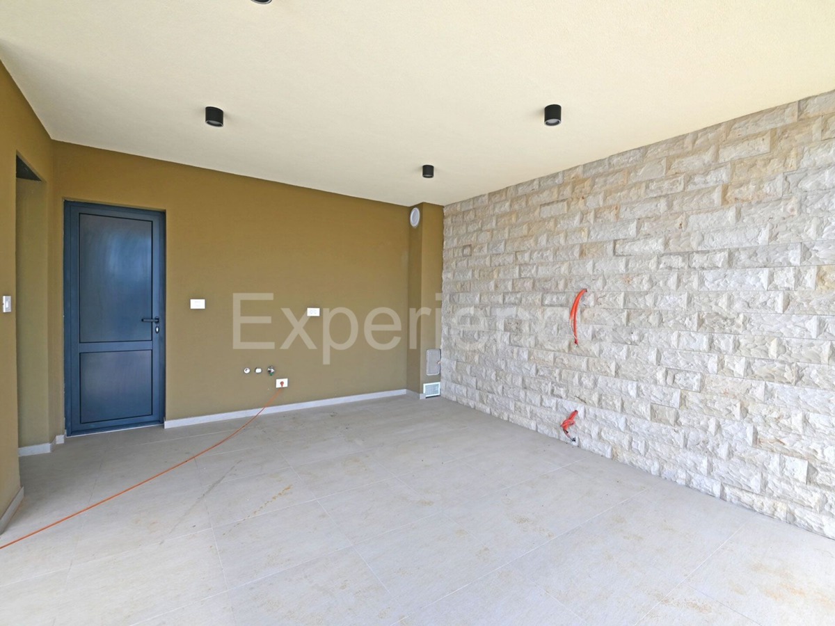 Villa di lusso con piscina e giardino mediterraneo - un'oasi di pace vicino a Rovigno