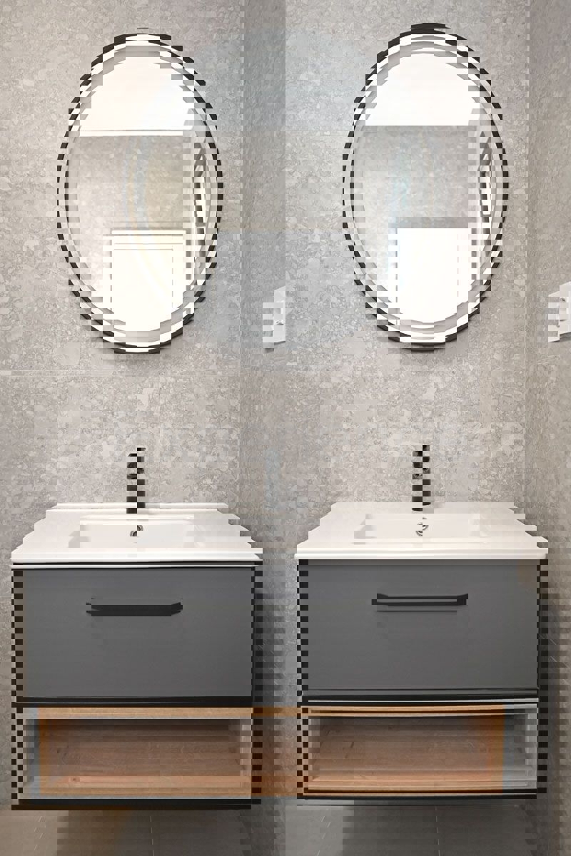 Villa di lusso con piscina e giardino mediterraneo - un'oasi di pace vicino a Rovigno