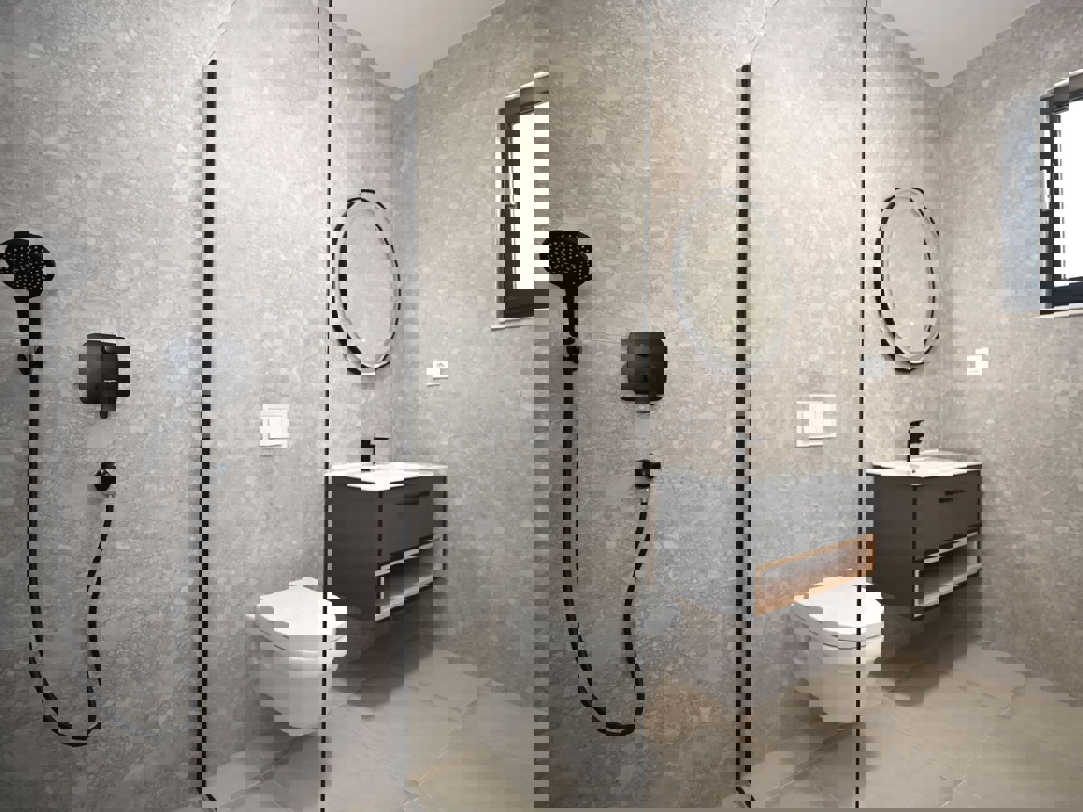 Villa di lusso con piscina e giardino mediterraneo - un'oasi di pace vicino a Rovigno