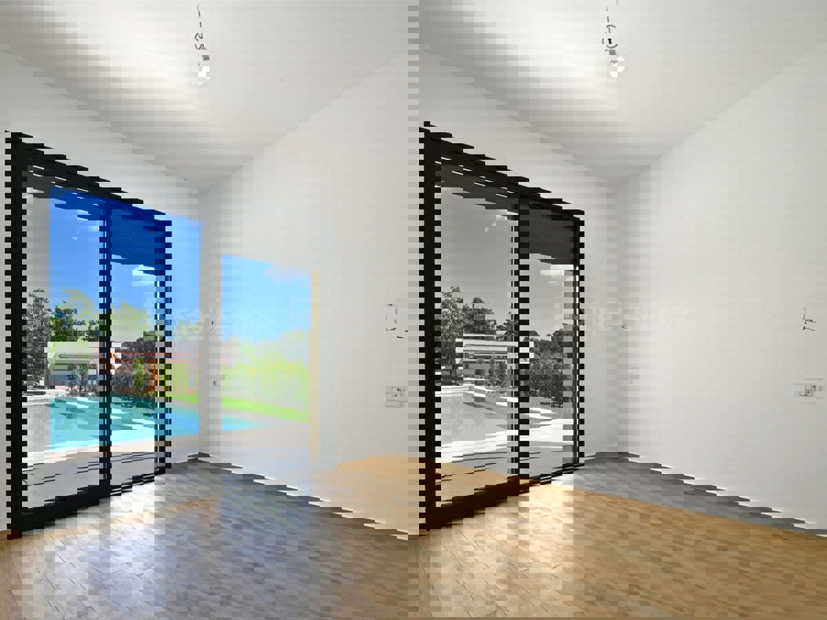 Villa di lusso con piscina e giardino mediterraneo - un'oasi di pace vicino a Rovigno