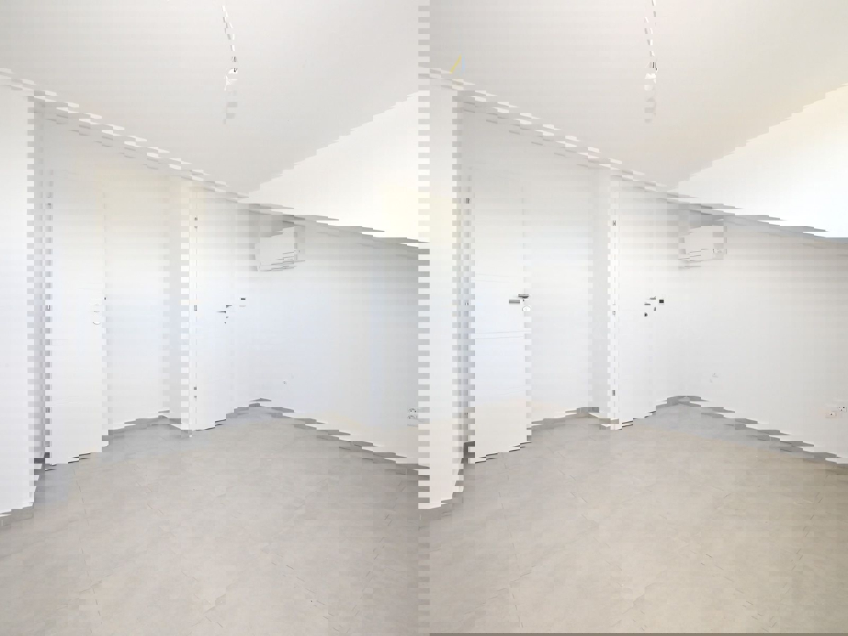 ISTRIA, vicino a Parenzo - appartamento con 3 camere da letto, VISTA MARE!