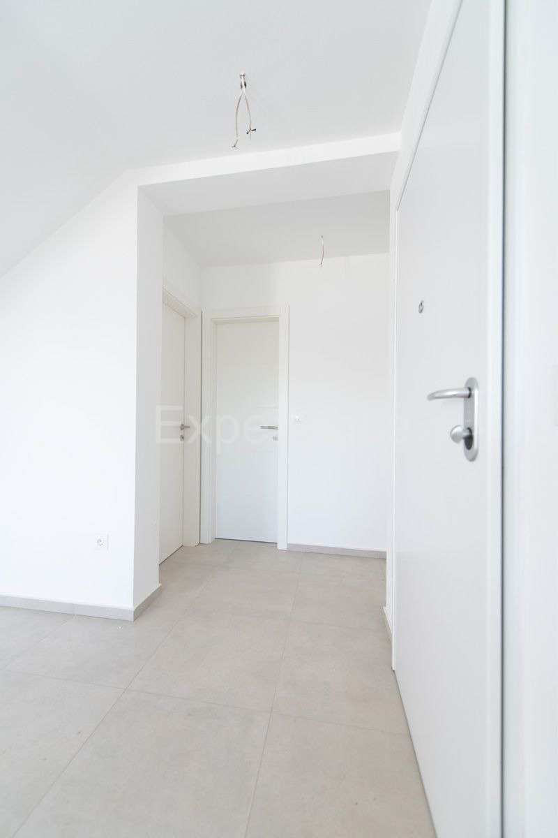 ISTRIA, vicino a Parenzo - appartamento con 3 camere da letto, VISTA MARE!