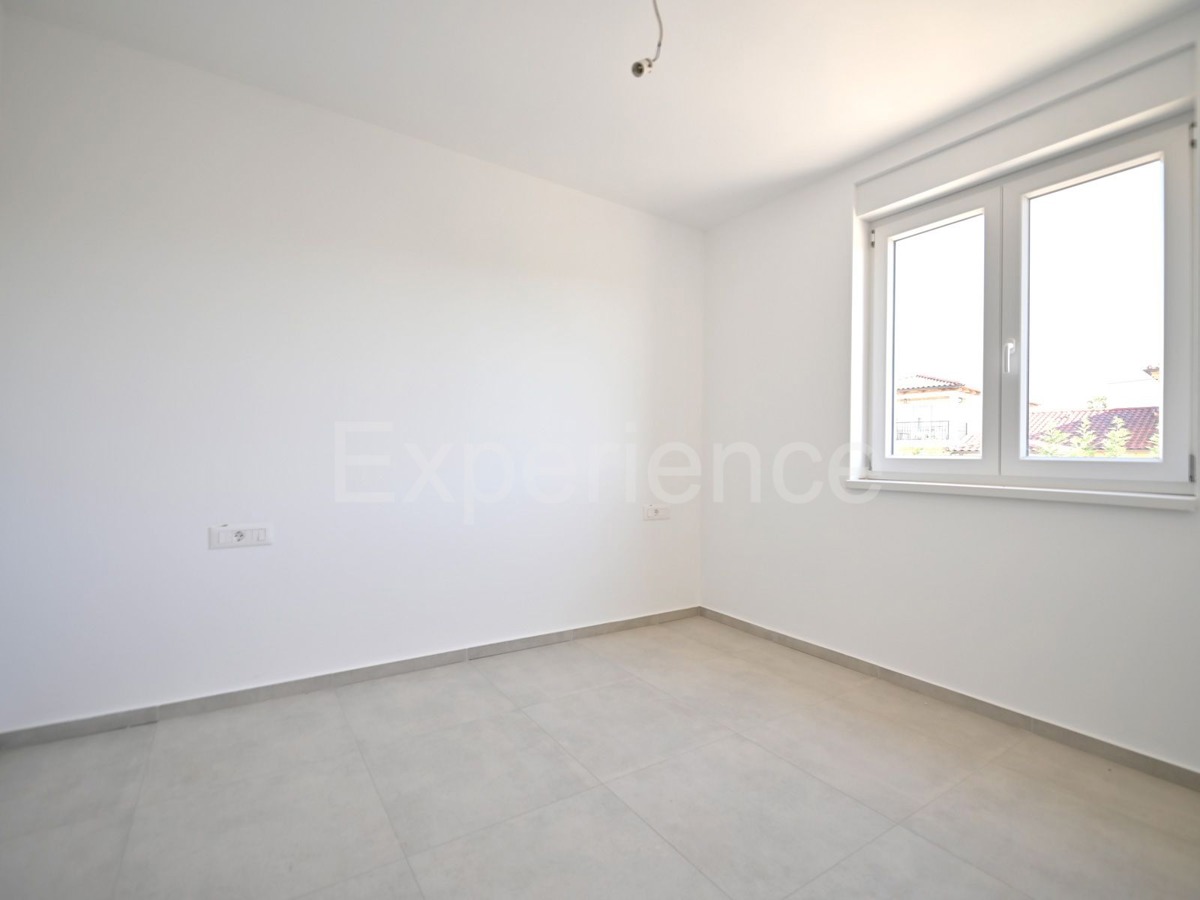 ISTRIA, vicino a Parenzo - appartamento con 3 camere da letto, VISTA MARE!