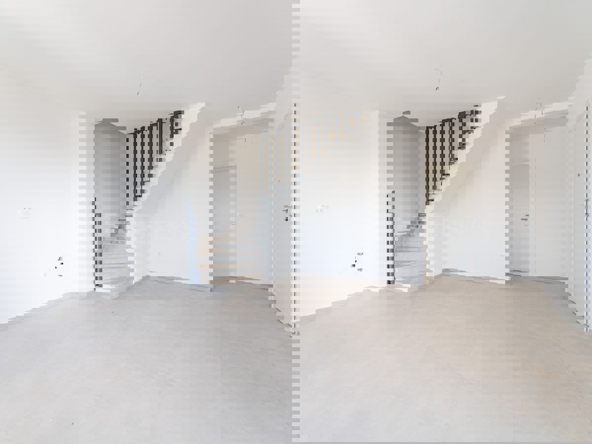 ISTRIA, vicino a Parenzo - appartamento con 3 camere da letto, VISTA MARE!