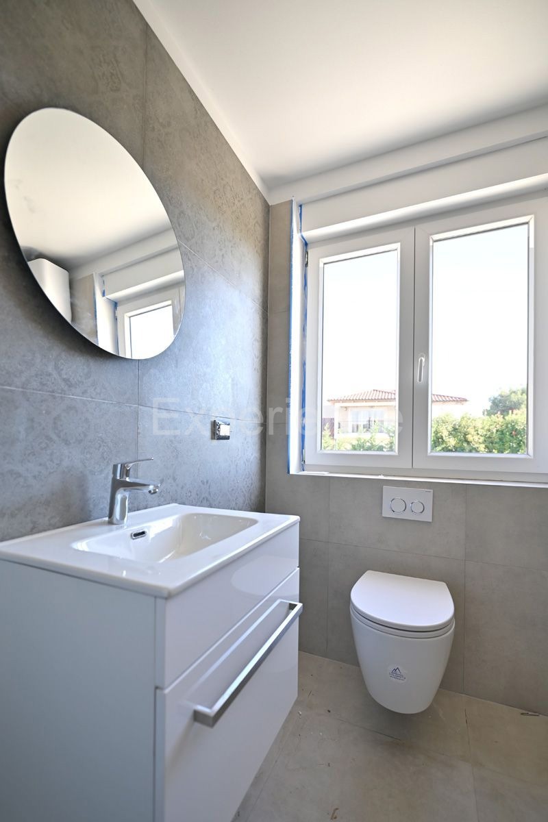 ISTRIA, vicino a Parenzo - appartamento con 3 camere da letto, VISTA MARE!