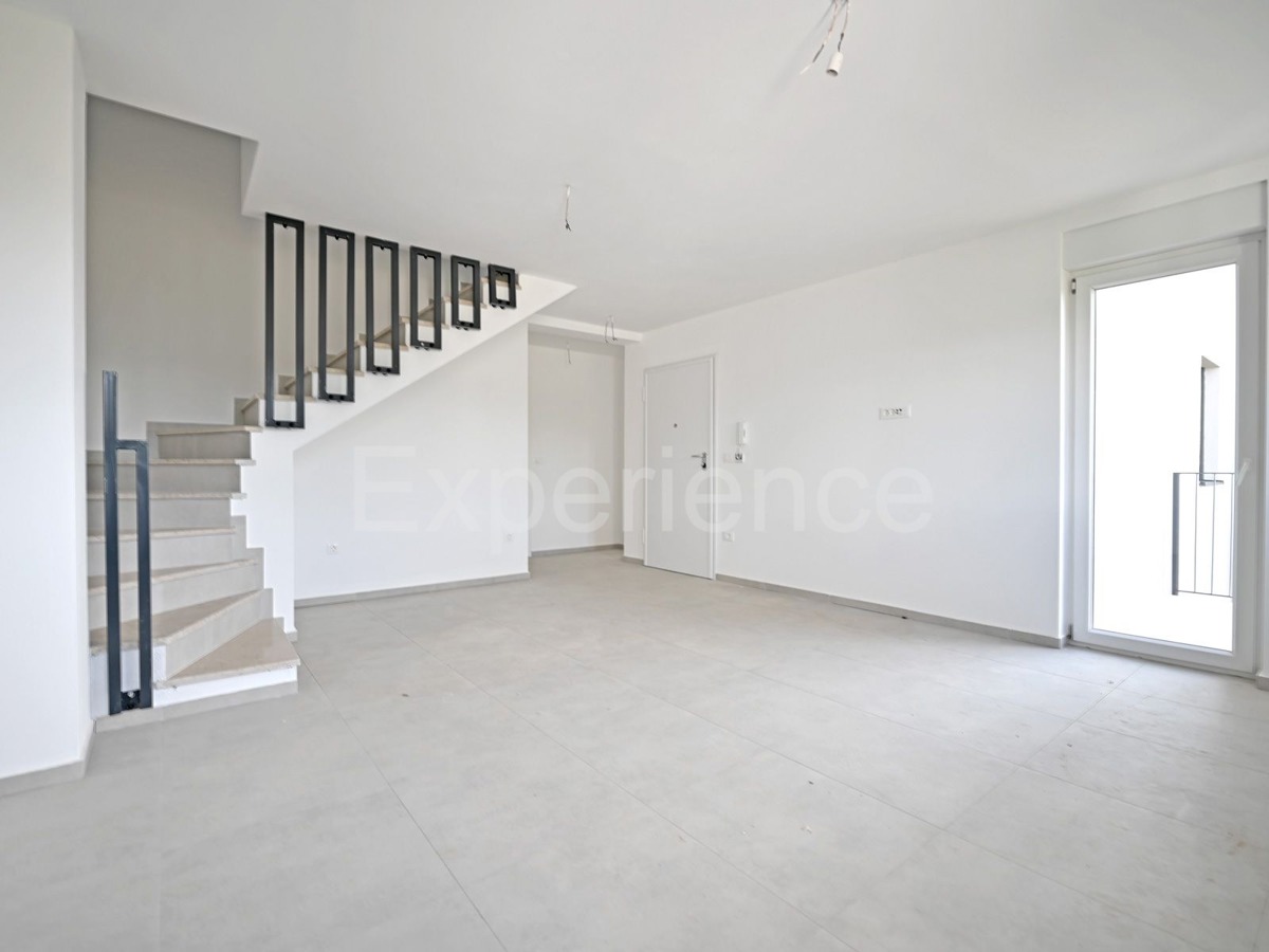 ISTRIA, vicino a Parenzo - appartamento con 3 camere da letto, VISTA MARE!