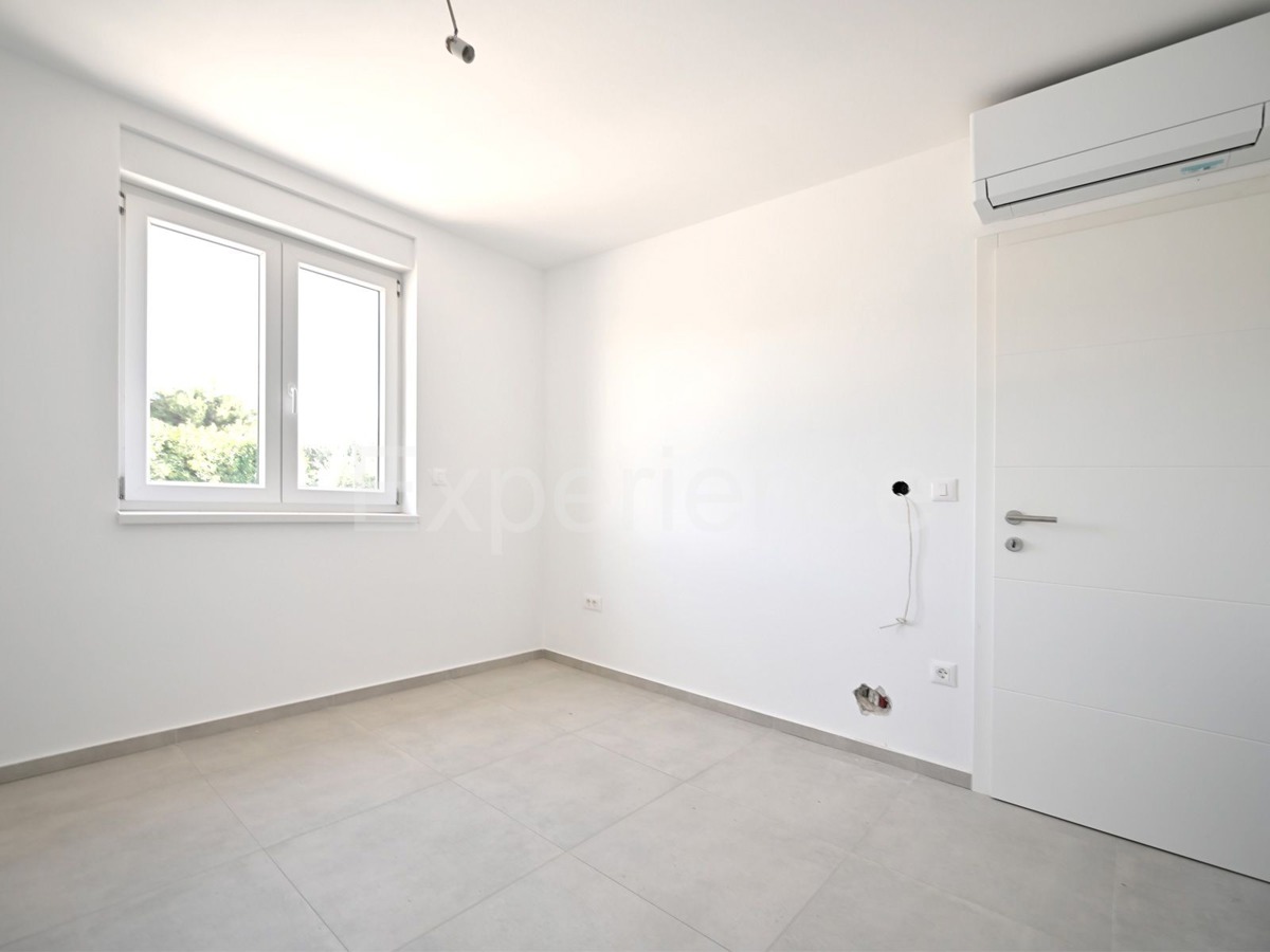 ISTRIA, vicino a Parenzo - appartamento con 3 camere da letto, VISTA MARE!