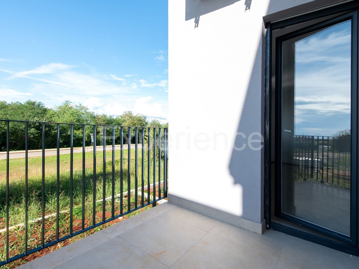 ISTRIA, vicino a Parenzo - appartamento con 3 camere da letto, VISTA MARE!