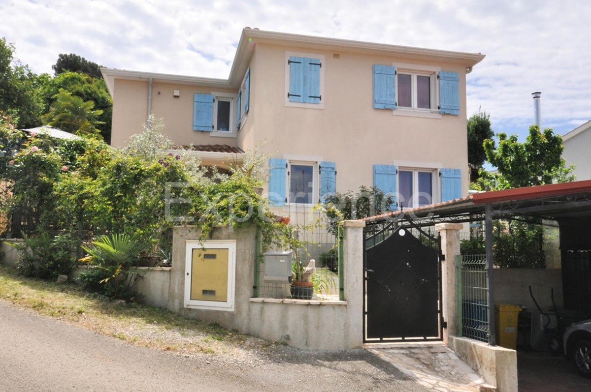 ISTRIA, Parenzo - casa con due appartamenti separati e piscina, a 3 km dal mare!