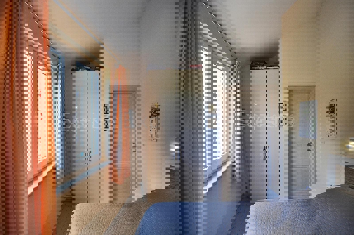 ISTRIA, Parenzo - casa con due appartamenti separati e piscina, a 3 km dal mare!