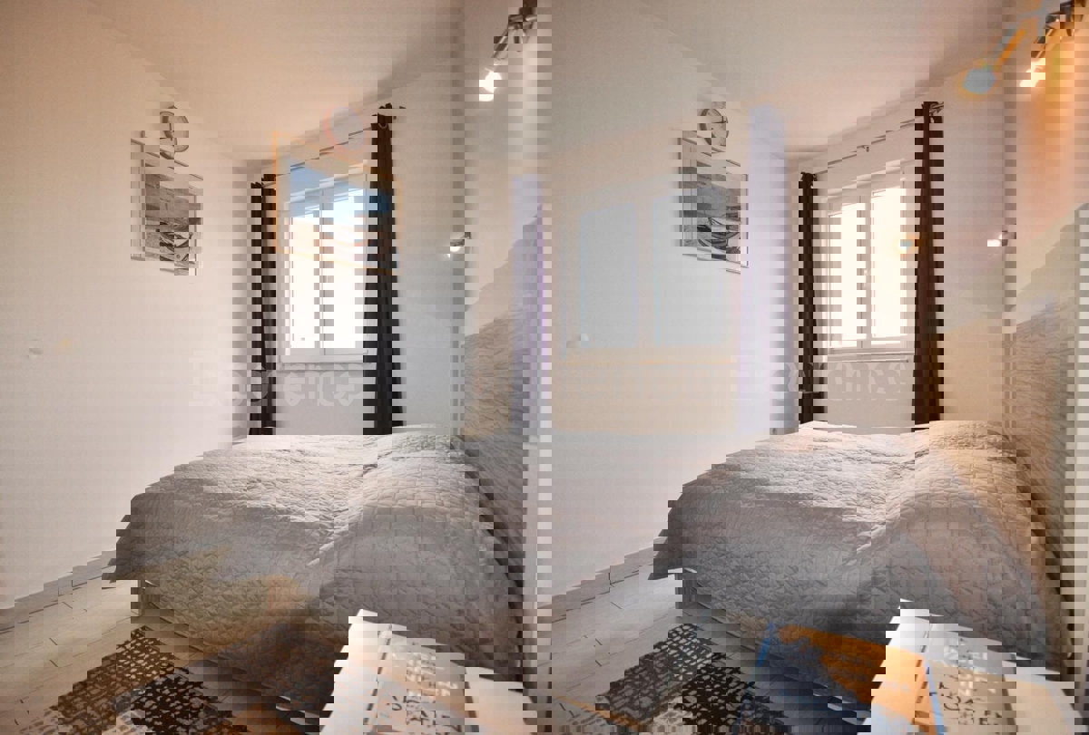 ISTRIA, Parenzo - casa con due appartamenti separati e piscina, a 3 km dal mare!