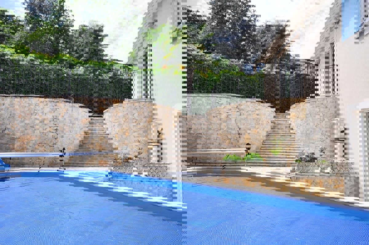 ISTRIA, Parenzo - casa con due appartamenti separati e piscina, a 3 km dal mare!