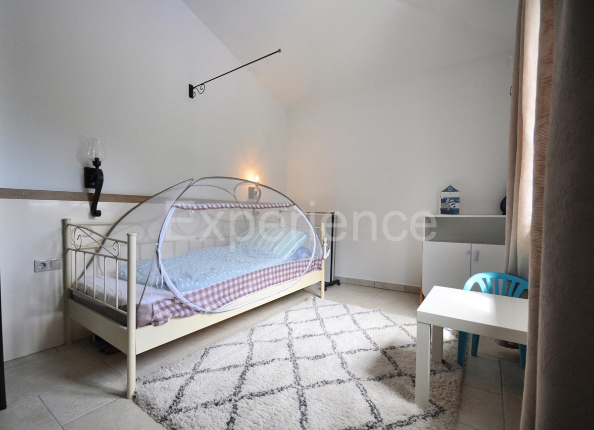 ISTRIA, Parenzo - casa con due appartamenti separati e piscina, a 3 km dal mare!