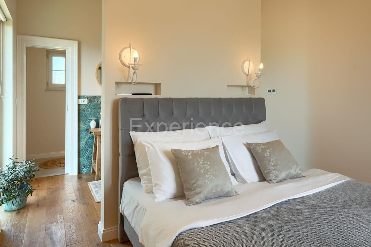 Parenzo, villa rustico-moderna con piscina e vista sulla natura