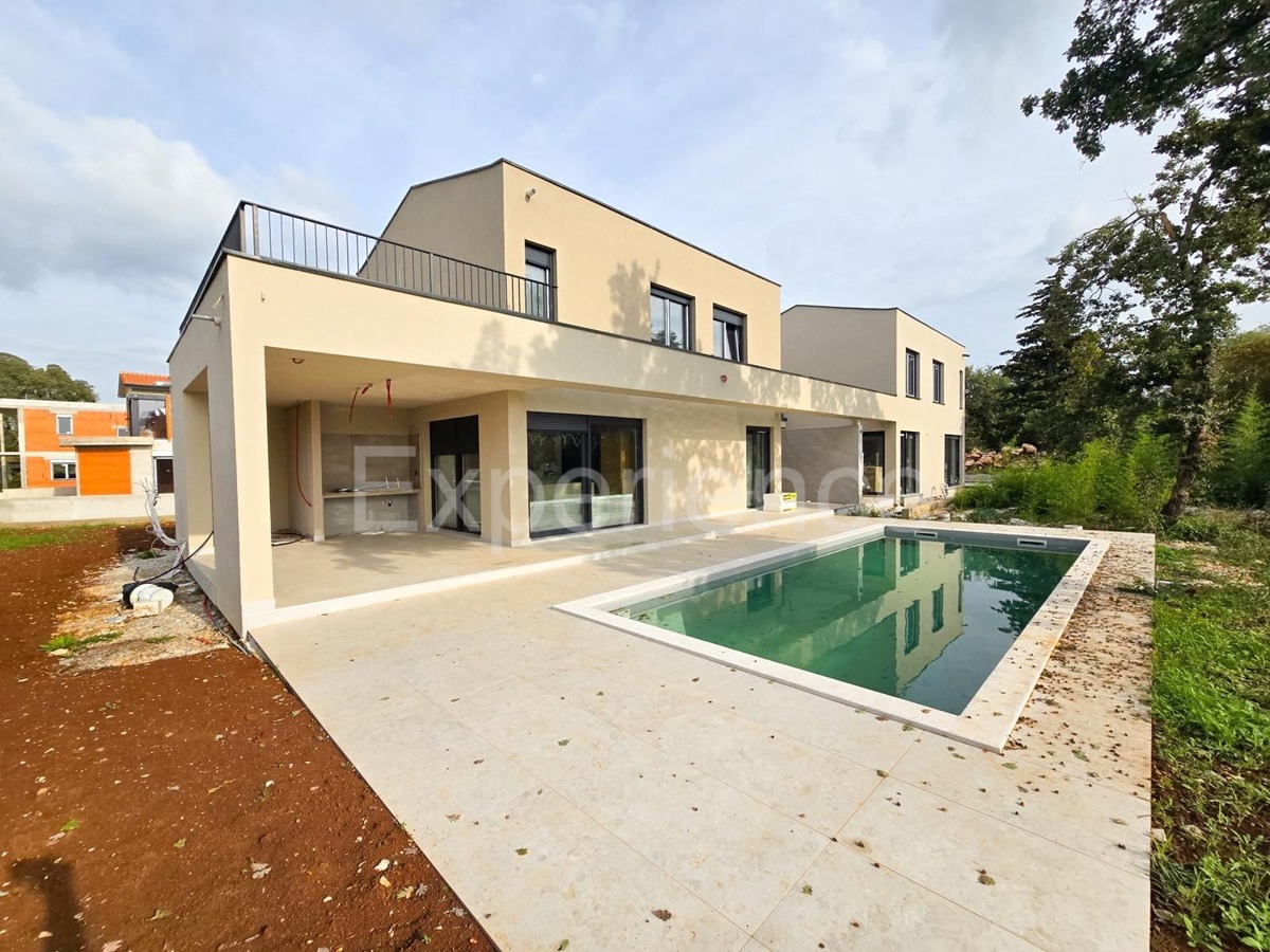 Vicino a Parenzo - villa dal design attraente e moderno con piscina!