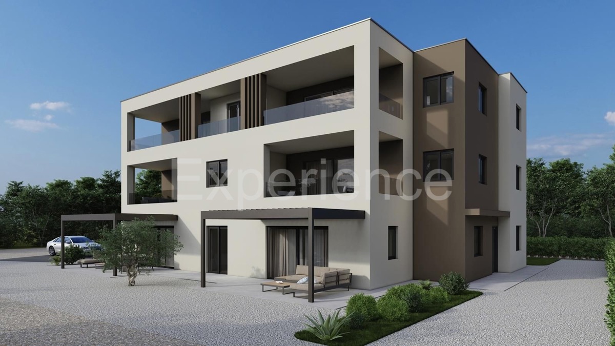 Trilocale con terrazza e WC ospiti – 1° piano, Parenzo, 600 m mare