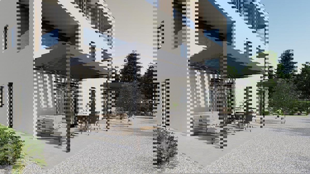 Trilocale con terrazza e WC ospiti – 1° piano, Parenzo, 600 m mare