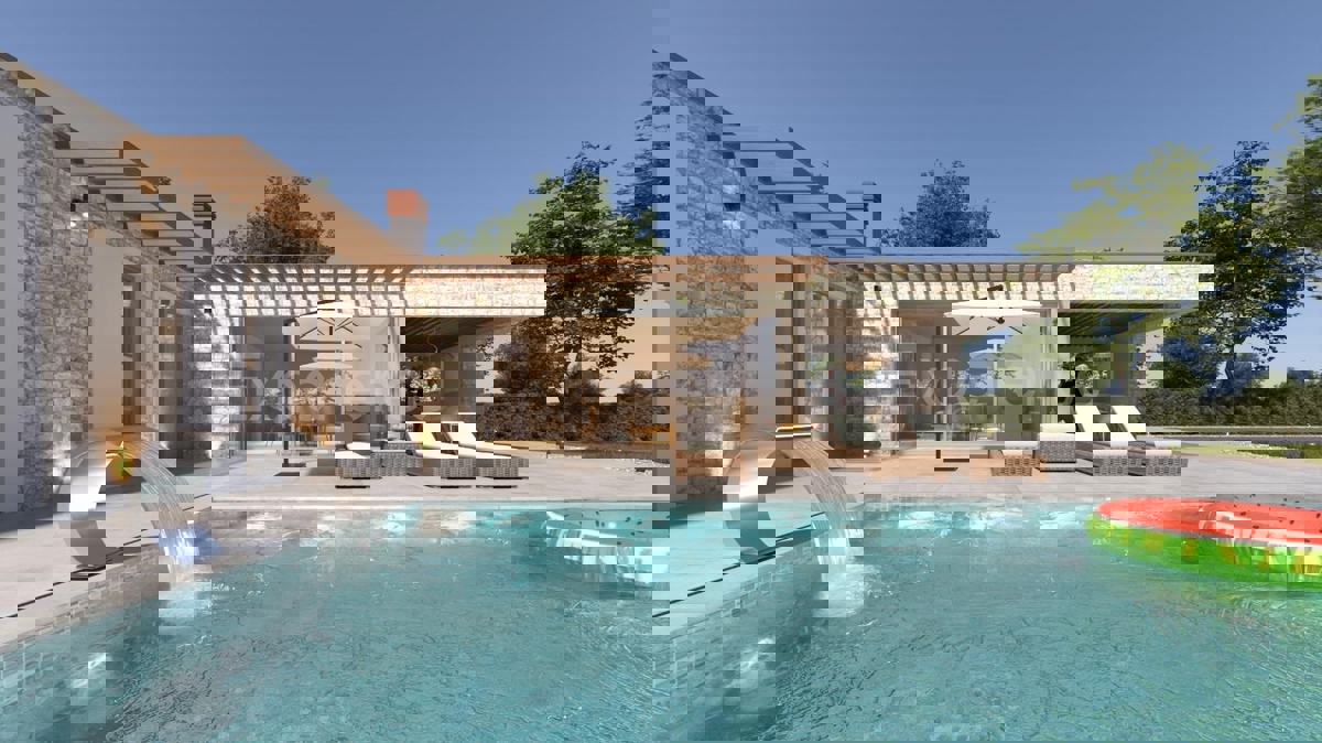 ISTRIA, vicino a Parenzo - elegante villa ai margini del villaggio