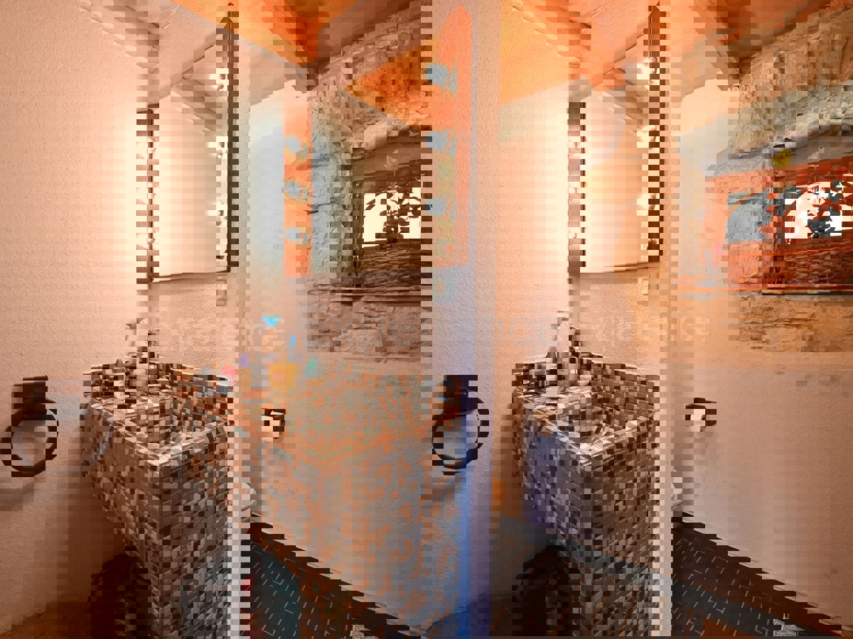 Casa in pietra ristrutturata a Boljun, 74 m² – fascino e comfort