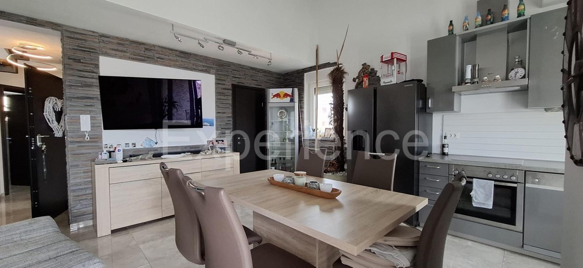 ISTRIA, Funtana - moderno appartamento con giardino vicino al mare!