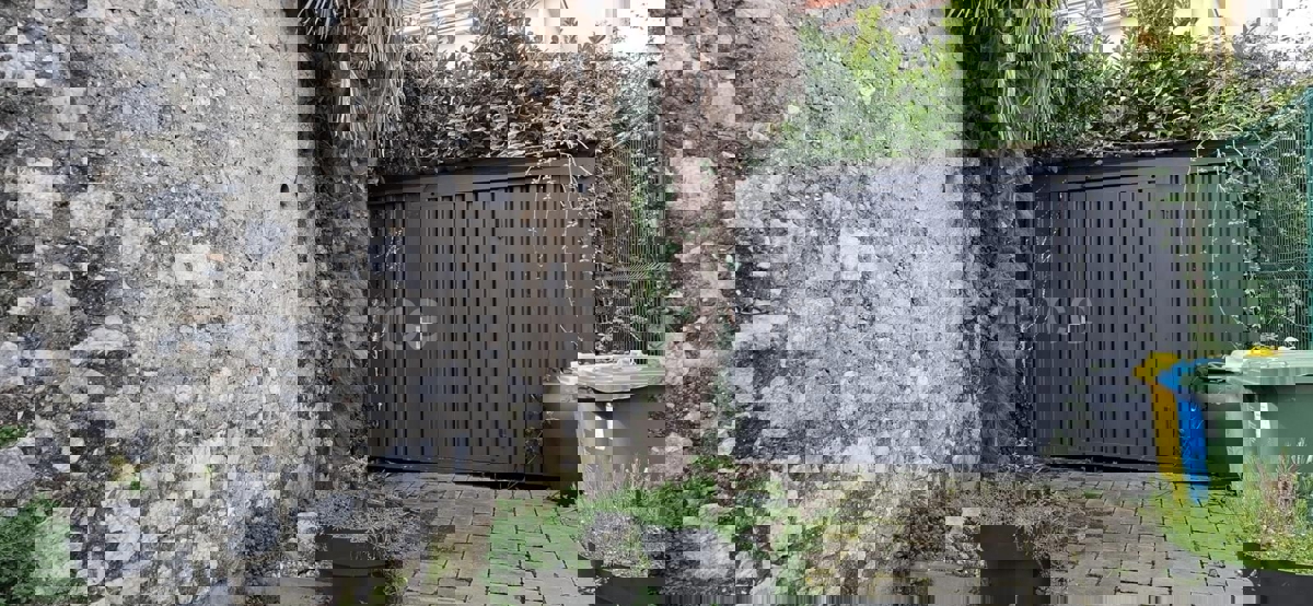 ISTRIA, Funtana - moderno appartamento con giardino vicino al mare!