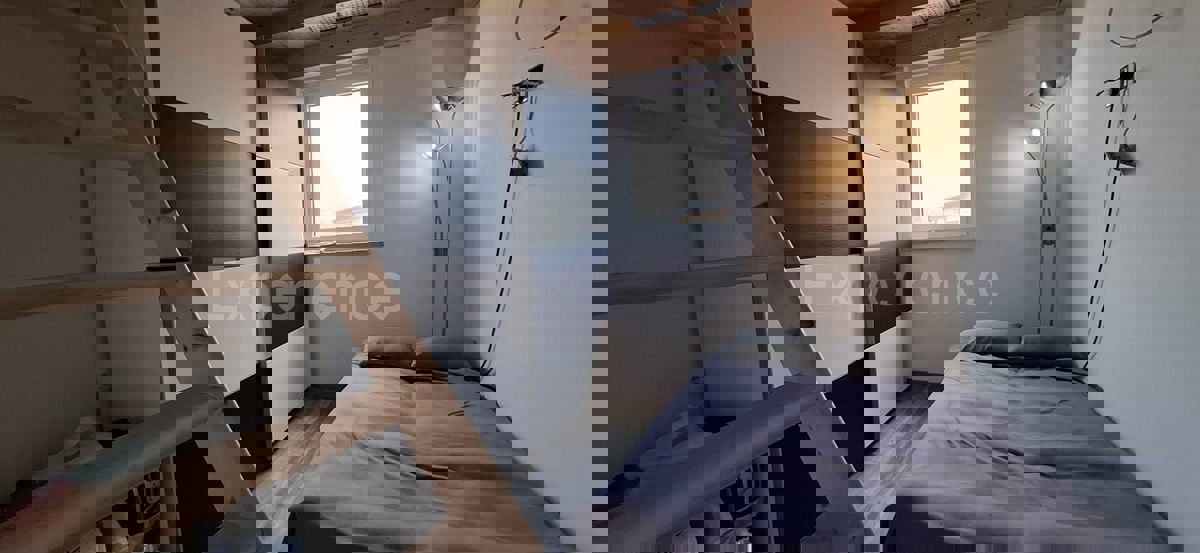 ISTRIA, Funtana - moderno appartamento con giardino vicino al mare!