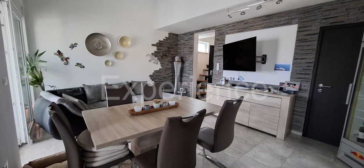 ISTRIA, Funtana - moderno appartamento con giardino vicino al mare!