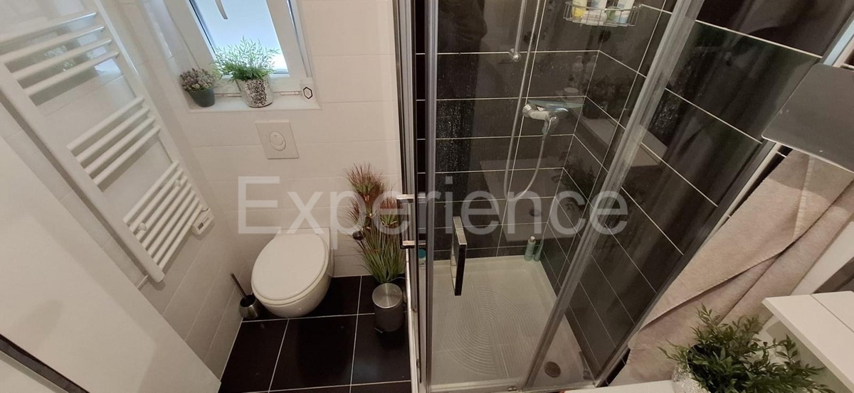 ISTRIA, Funtana - moderno appartamento con giardino vicino al mare!