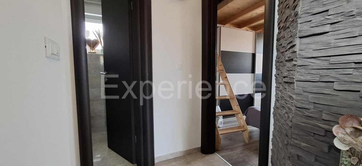 ISTRIA, Funtana - moderno appartamento con giardino vicino al mare!