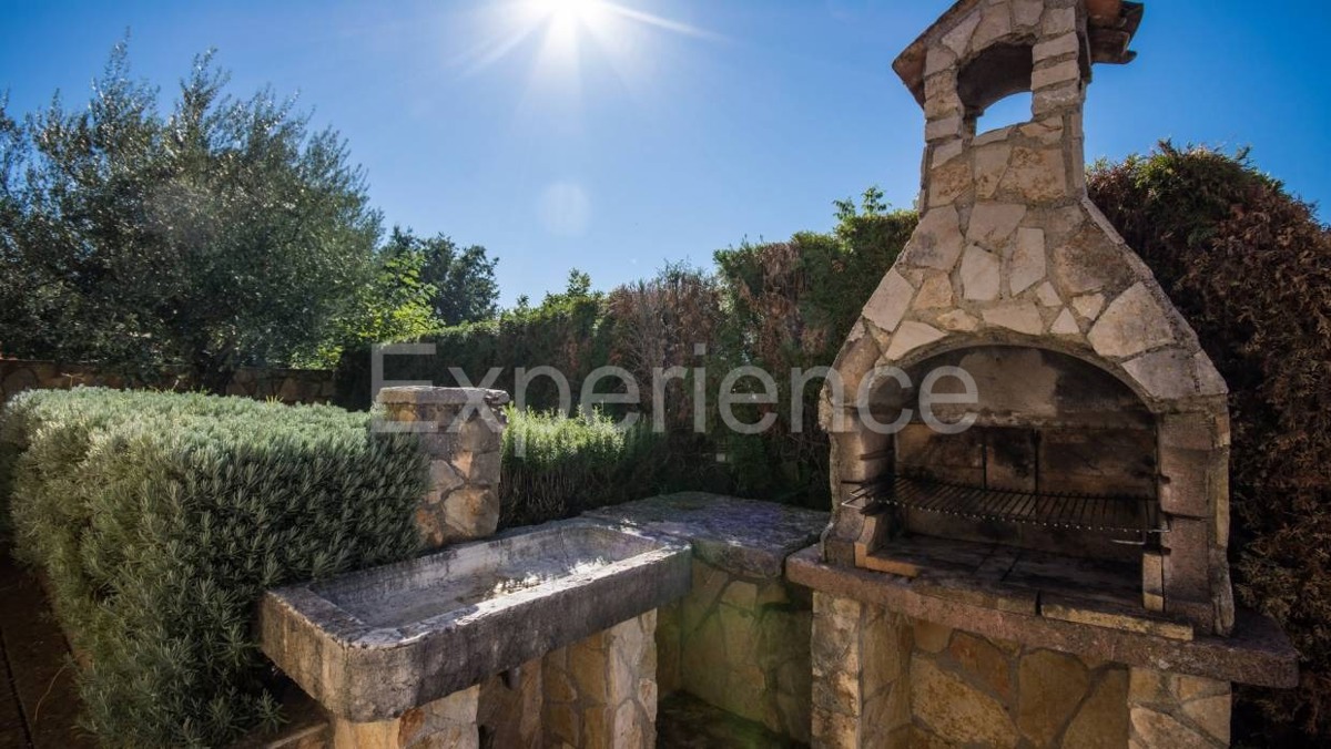 Nelle vicinanze di Parenzo - affascinante casa a un piano con VISTA MARE!
