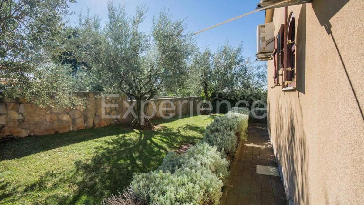 Nelle vicinanze di Parenzo - affascinante casa a un piano con VISTA MARE!