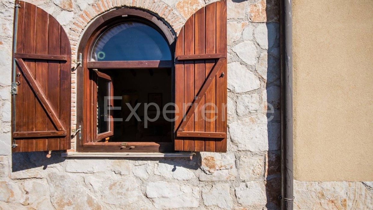 Nelle vicinanze di Parenzo - affascinante casa a un piano con VISTA MARE!