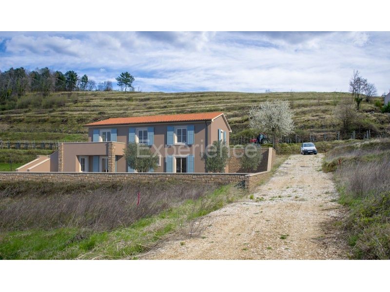 Buje, casa in costruzione con piscina, vista e 3 camere