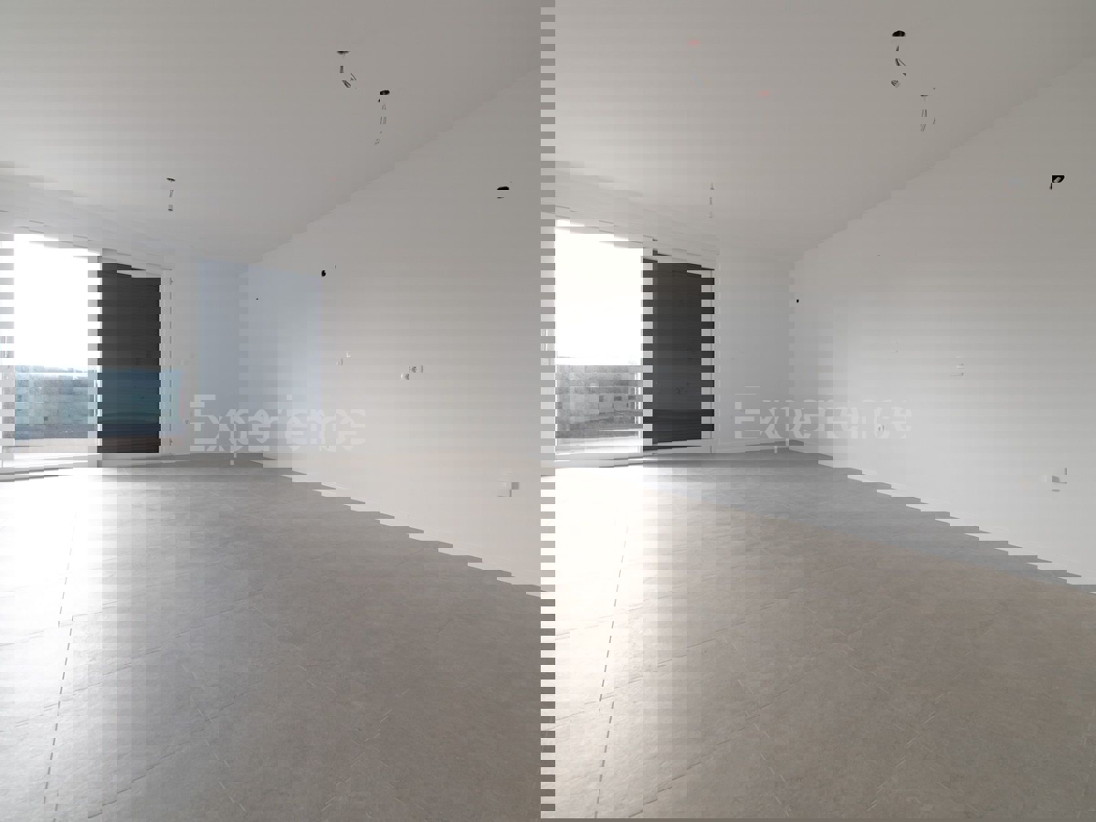 Vabriga - appartamento in un nuovo edificio, 1. piano, ASCENSORE!