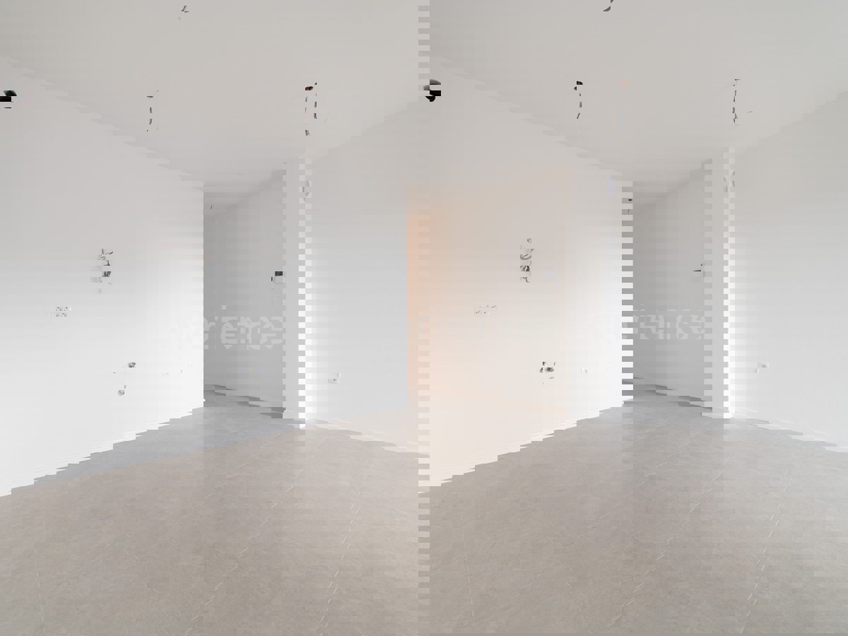 Vabriga - appartamento in un nuovo edificio, 1. piano, ASCENSORE!