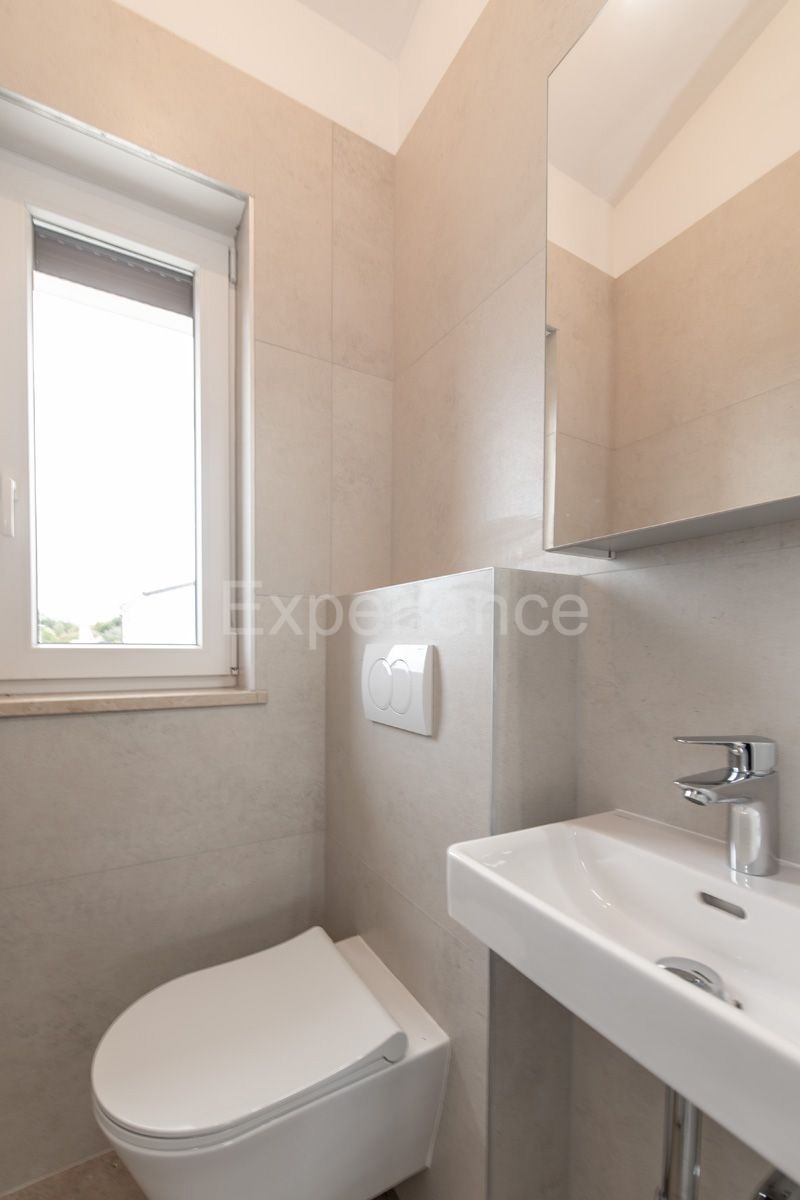 Tar - 2 km od morja, stanovanje v novogradnji, 1. nadstropje, 2 parkirni mesti