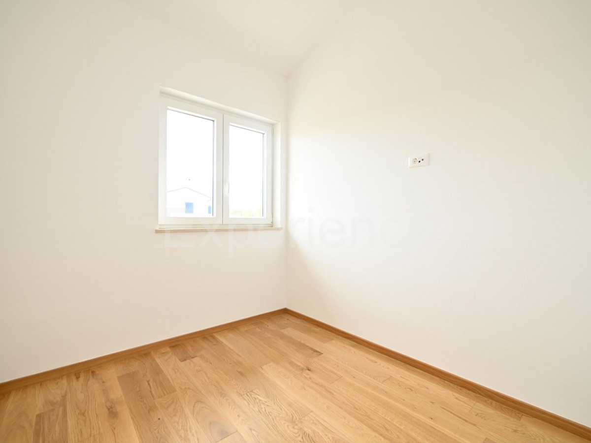 Tar - 2 km od morja, stanovanje v novogradnji, 1. nadstropje, 2 parkirni mesti