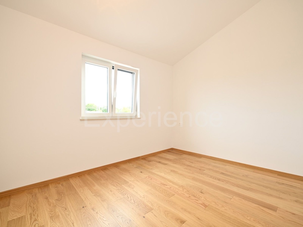 Tar - 2 km od morja, stanovanje v novogradnji, 1. nadstropje, 2 parkirni mesti