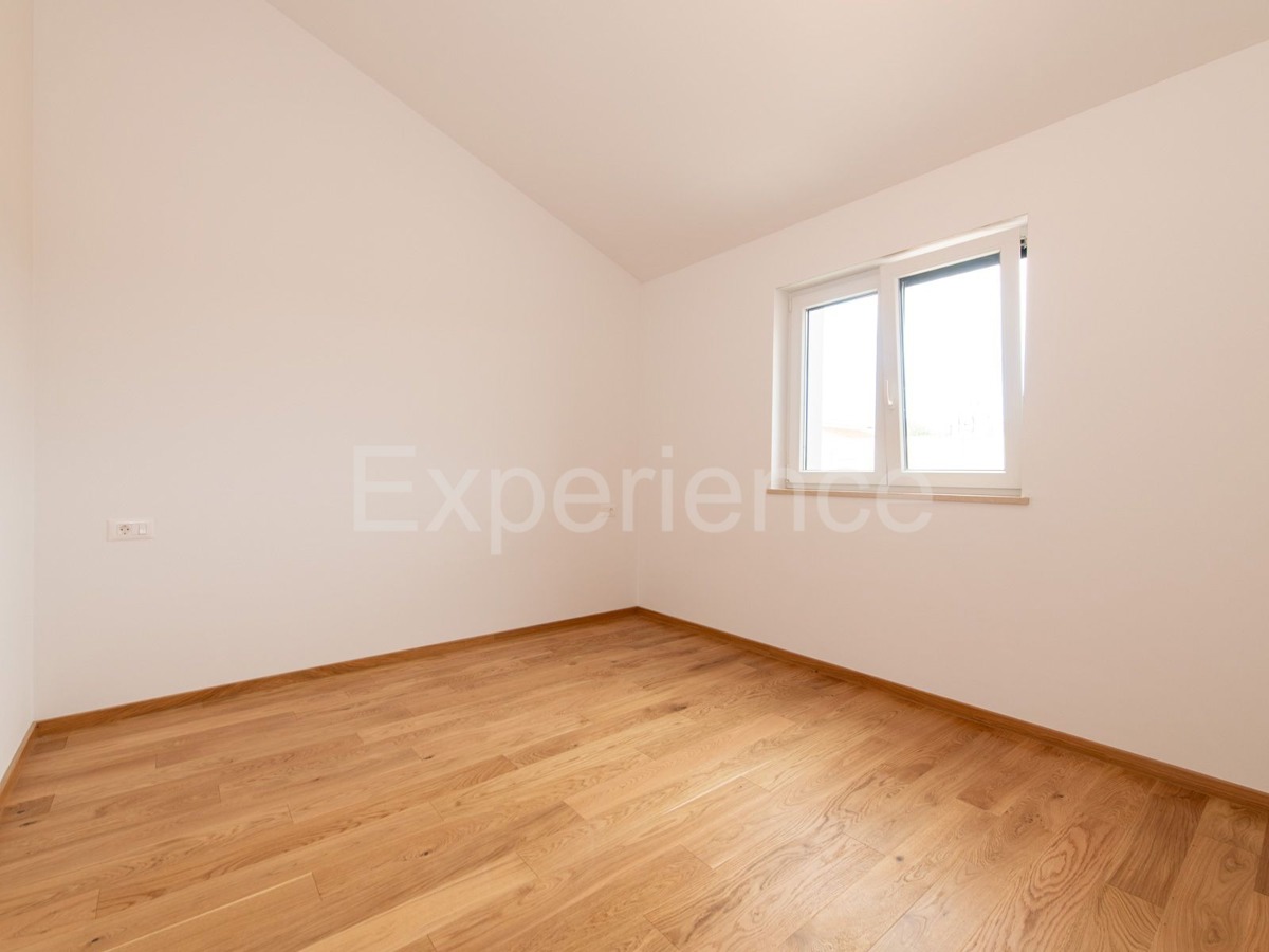 Tar - 2 km od morja, stanovanje v novogradnji, 1. nadstropje, 2 parkirni mesti