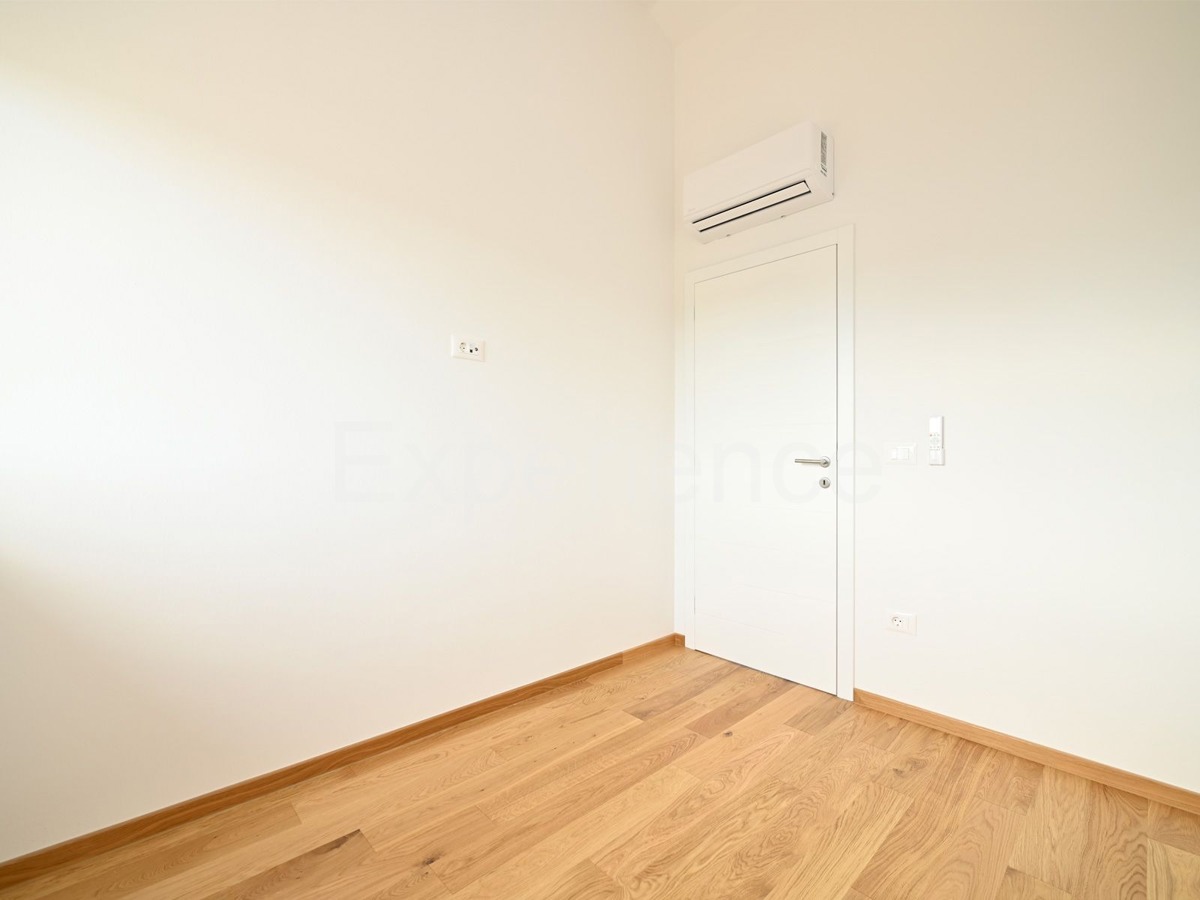 Tar - 2 km od morja, stanovanje v novogradnji, 1. nadstropje, 2 parkirni mesti