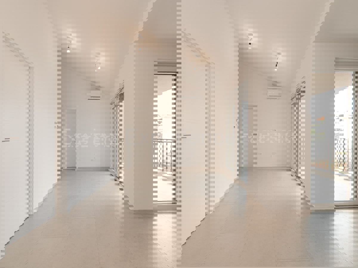 Tar - 2 km od morja, stanovanje v novogradnji, 1. nadstropje, 2 parkirni mesti