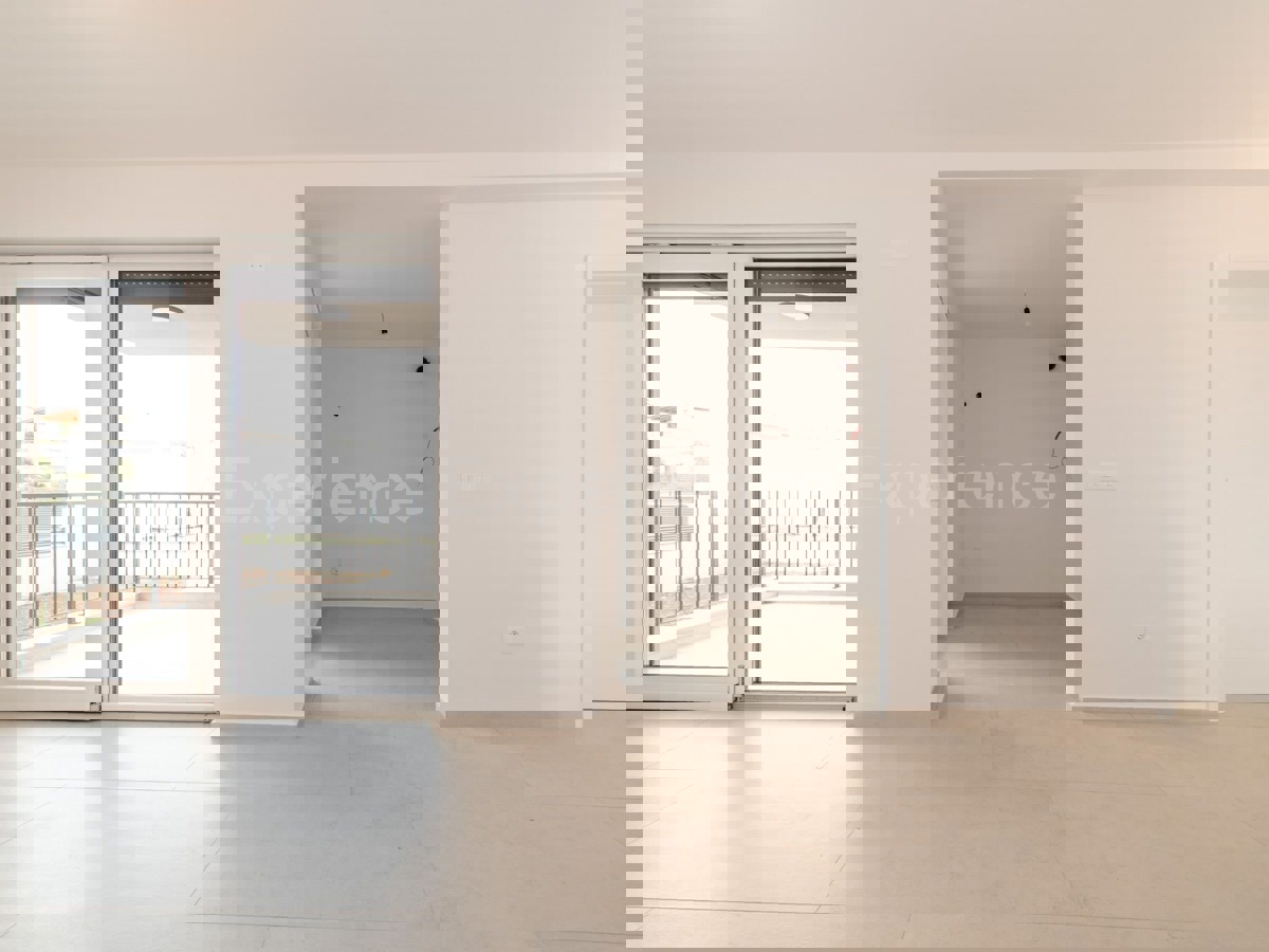 Tar - 2 km od morja, stanovanje v novogradnji, 1. nadstropje, 2 parkirni mesti