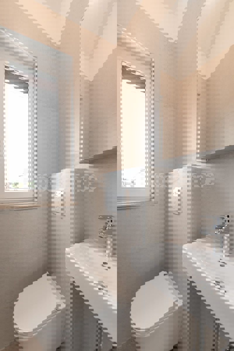 Tar - 2 km od morja, stanovanje v novogradnji, 1. nadstropje, 2 parkirni mesti