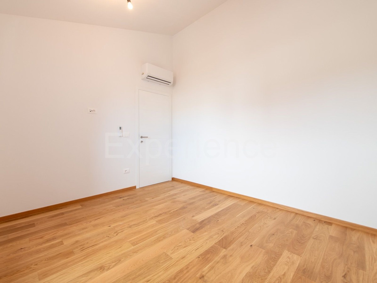 Tar - 2 km od morja, stanovanje v novogradnji, 1. nadstropje, 2 parkirni mesti