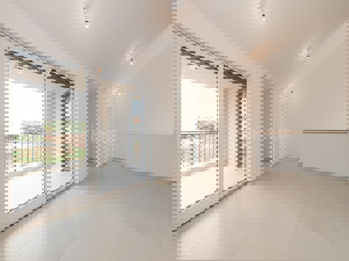 Tar - 2 km od morja, stanovanje v novogradnji, 1. nadstropje, 2 parkirni mesti