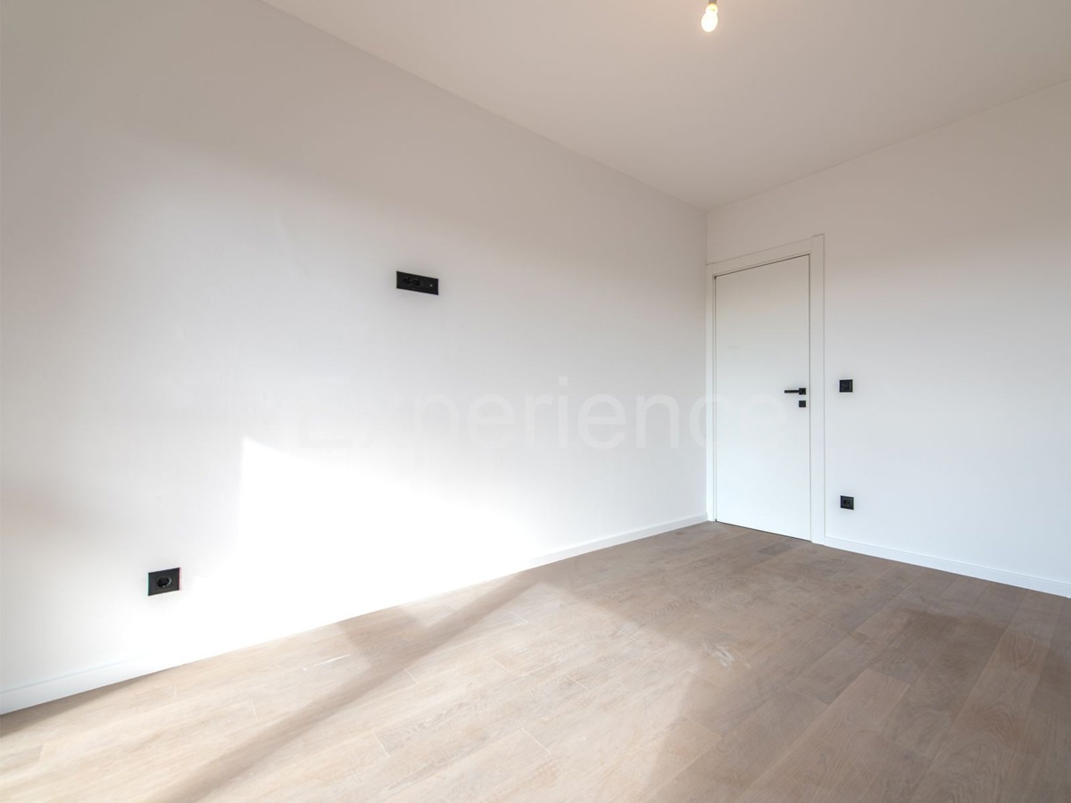 ISTRIA, Umago - appartamento con spazioso balcone (11,07 m²), 1. piano, ASCENSORE