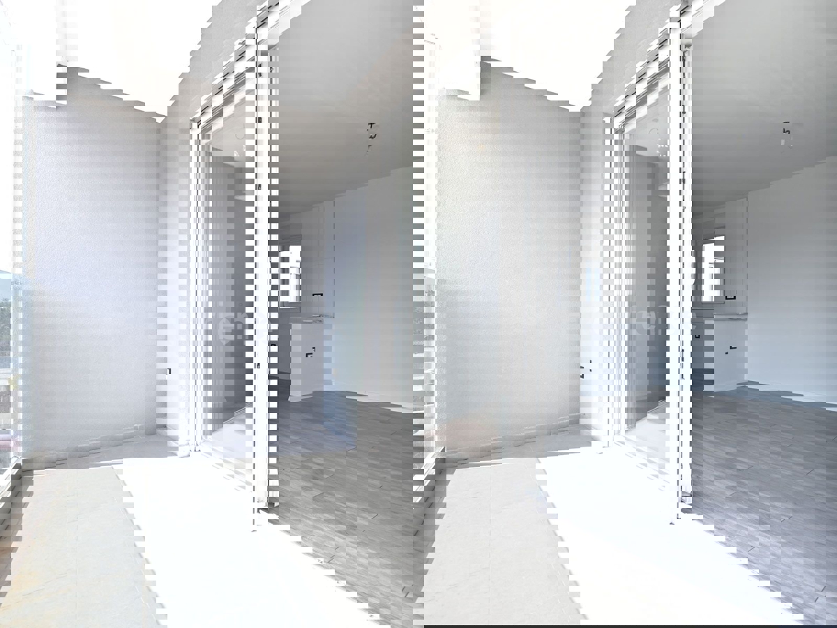 ISTRIA, zona Parenzo – appartamento in un nuovo edificio (65 m²), 1. piano