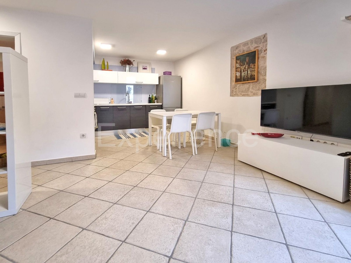 Vrsar - nel centro storico della città, appartamento RISTRUTTURATO al piano terra!