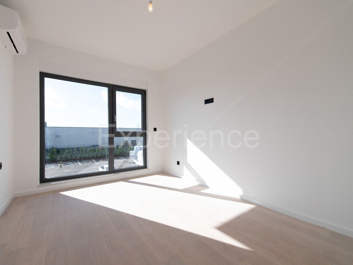 ISTRIA, Umago - appartamento con spazioso balcone (11,67 m²), 1. piano, ASCENSORE!