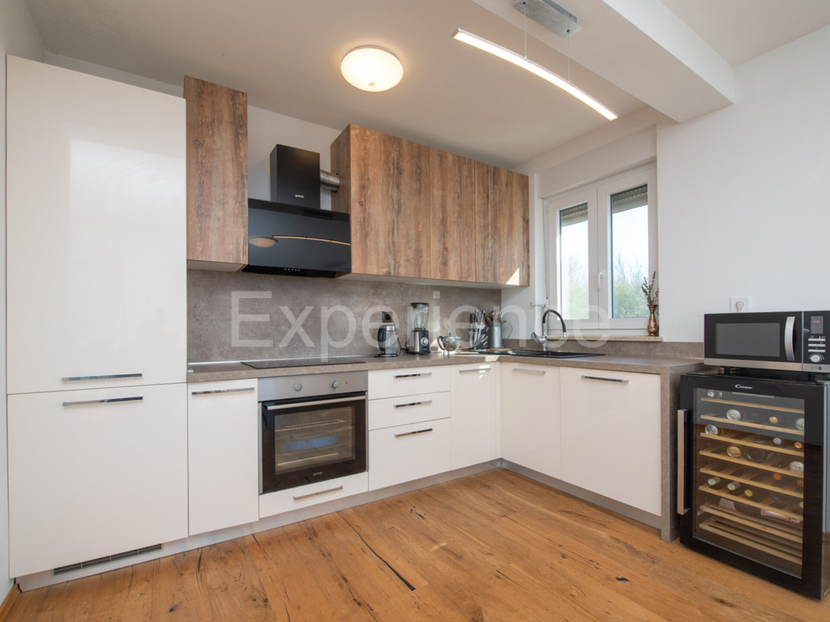 ISTRIA, vicino a Parenzo - ultima casa a schiera, NUOVA COSTRUZIONE, 4 camere da letto!